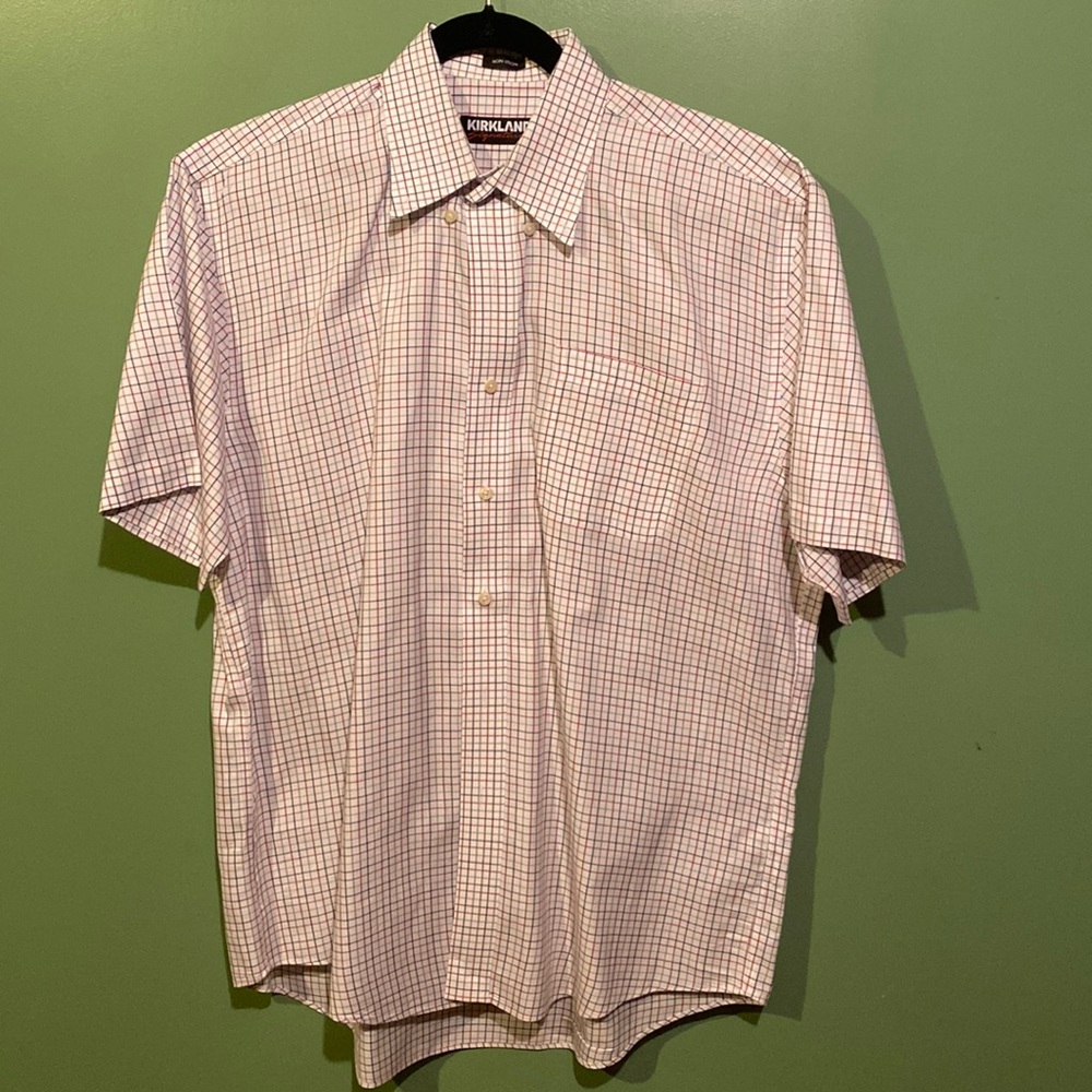 Men’s shirtsleeve dress shirt by Kirkland